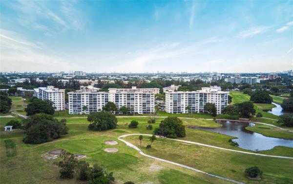Palm-Aire Country Club 2, 2671 S Course Dr #908, Pompano Beach, Florida 33069, image 1