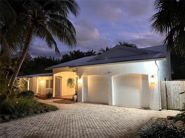 Sunset Manors, 314 NE 27th St, Wilton Manors, Florida 33334, image 1