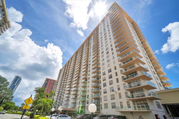 Winston Towers 300, 230 174th St #814, Sunny Isles Beach, Florida 33160, image 1