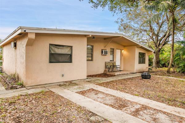 265 NE 44th Ct, Deerfield Beach, Florida 33064, image 1