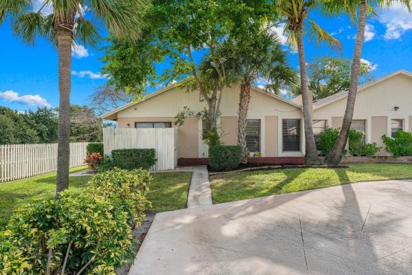 Seaway Patio Villas, 224 SE 1st Cir #19a, Boynton Beach, Florida 33435, image 1