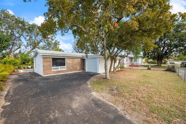 Linwood Gardens, 6443 Custer St, Hollywood, Florida 33024, image 1