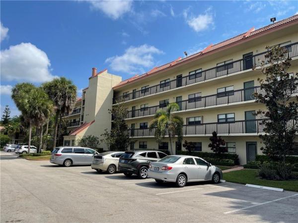Hammocks Lake Forest, 1752 Hammock Blvd #403, Coconut Creek, Florida 33063, image 1