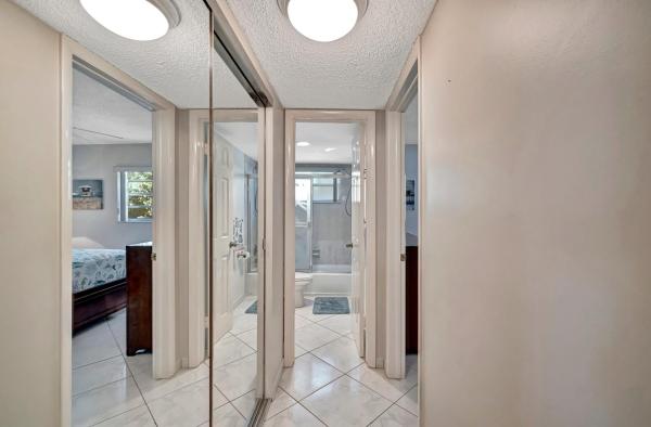 Garnet, 4270 NW 40th St #302, Lauderdale Lakes, Florida 33319, image 2