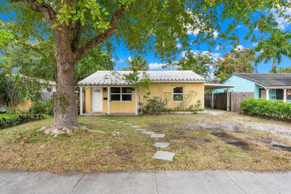 South Middle River, 1324 NE 1st Ave, Fort Lauderdale, Florida 33304, image 1