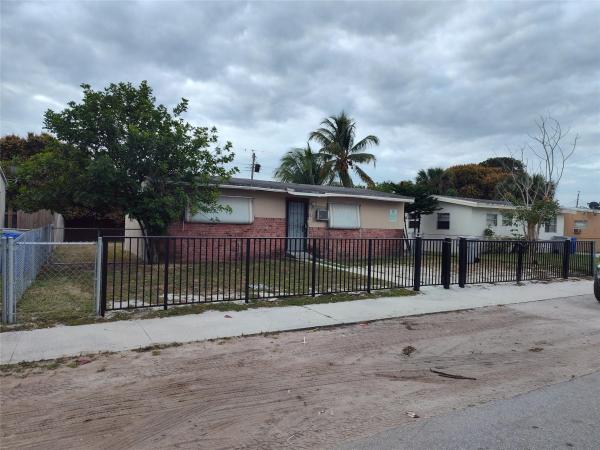 Collier City, 2732 NW 4th St, Pompano Beach, Florida 33069, image 1