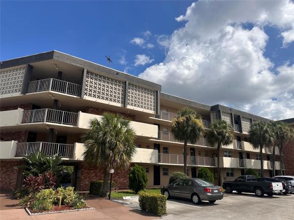 Lauderdale Oaks, 3051 NW 46th Ave #306, Lauderdale Lakes, Florida 33313, image 1