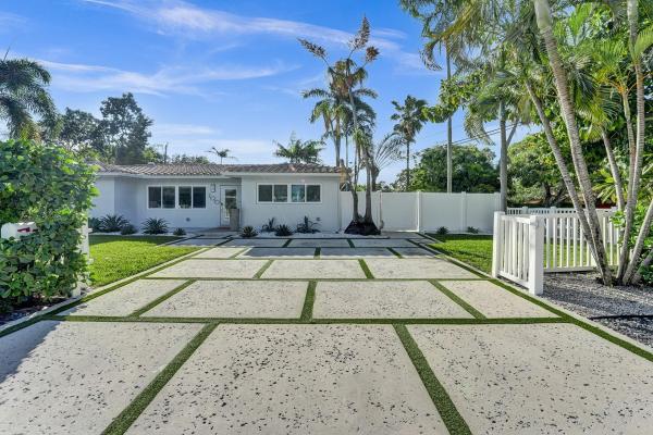 Tropical Gardens, 700 NE 20th Dr, Wilton Manors, Florida 33305, image 1