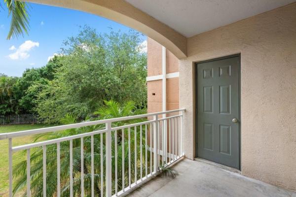 6492 Emerald Dunes Dr #208, West Palm Beach, Florida 33411, image 1
