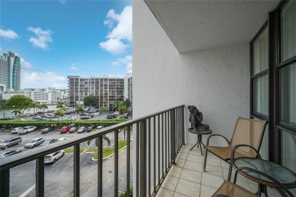 Oceanview Park, 800 Parkview Dr #524, Hallandale Beach, Florida 33009, image 1
