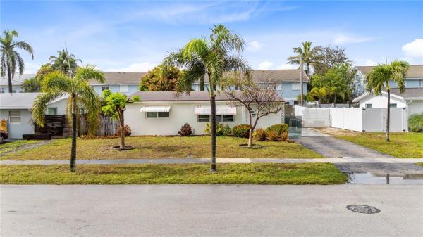 Coral Manor, 313 SE 3rd Ter, Deerfield Beach, Florida 33441, image 1