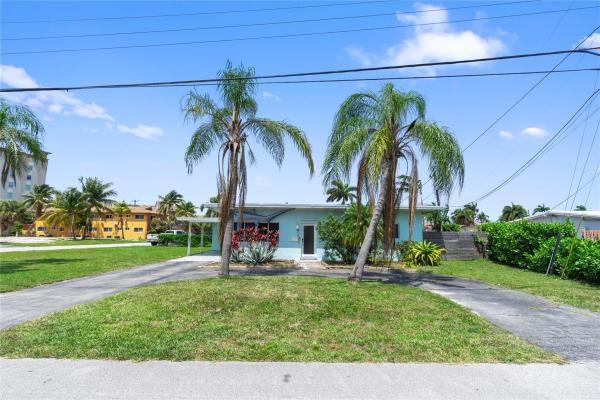 Pompano Isles, 2215 SE 10th St, Pompano Beach, Florida 33062, image 1