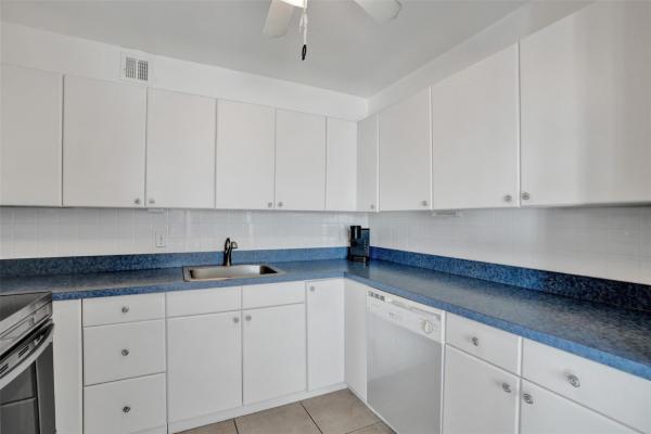 Lyndhurst, 4040 Lyndhurst J, Deerfield Beach, Florida 33442, image 1