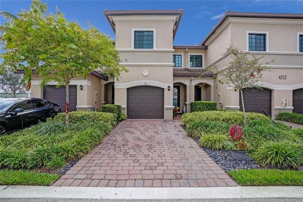 Eastside Village, 4212 N Dixie Hwy #40, Oakland Park, Florida 33334, image 1