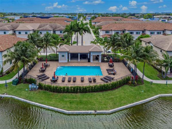 Eastside Village, 4212 N Dixie Hwy #40, Oakland Park, Florida 33334, image 2