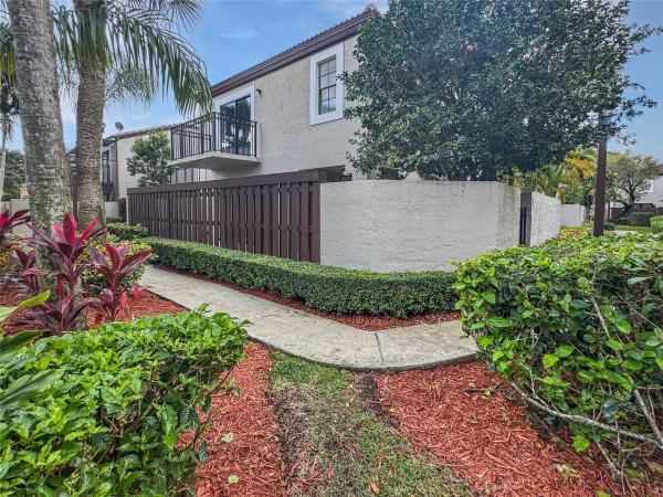 Palm Point At The Hammocks, 15375 SW 105th Ln #4, The Hammocks, Florida 33196, image 1