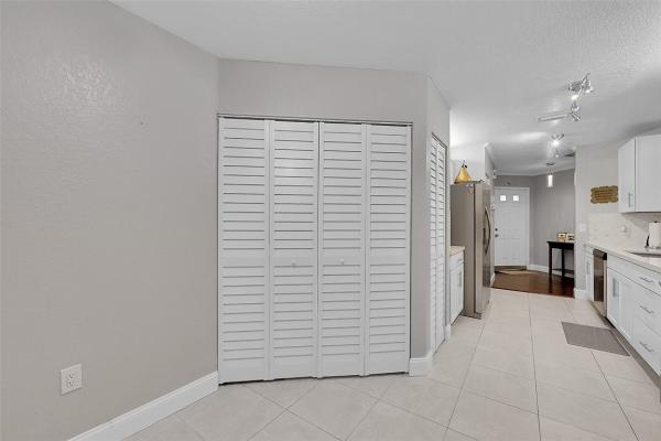 158 NW 98th Ter, Plantation, Florida 33324, image 1