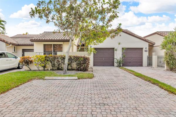 Windwood, 424 Ashwood Pl, Boca Raton, Florida 33431, image 1