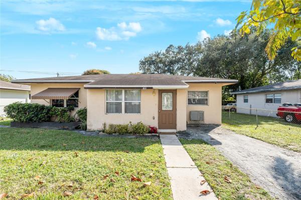 Hyde Park, 4100 SW 26th St, West Park, Florida 33023, image 1