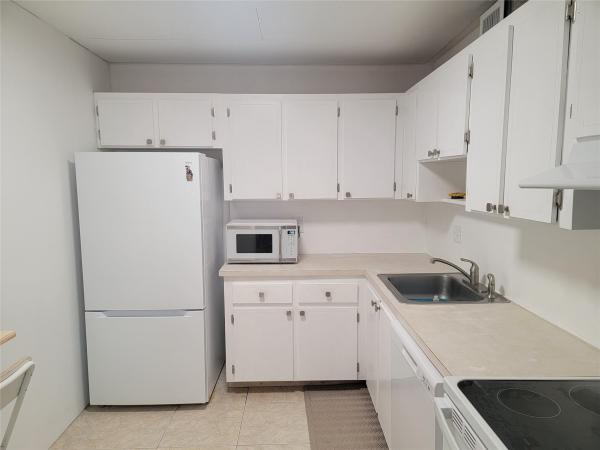 Oakbrook Village, 8220 SW 24th St #4215, North Lauderdale, Florida 33068, image 1
