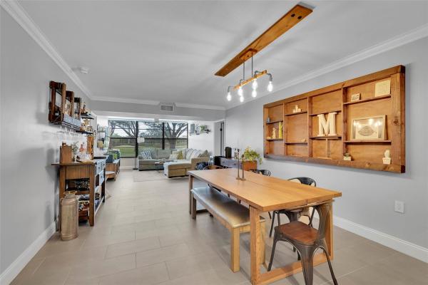 Whitehall Of Pine Island Ridge, 1502 Whitehall Dr #101, Davie, Florida 33324, image 1