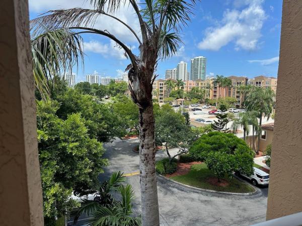 The Yacht Club At Aventura, 19501 E Country Club Dr #9507, Aventura, Florida 33180, image 3
