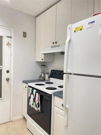 Horizon House, 2555 NE 11th St #209, Fort Lauderdale, Florida 33304, image 2