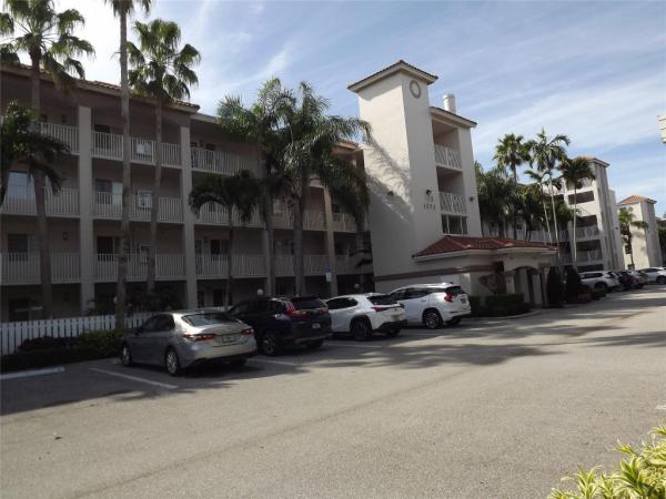 Huntington Pointe, 6096 Huntwick Ter #104, Delray Beach, Florida 33484, image 3