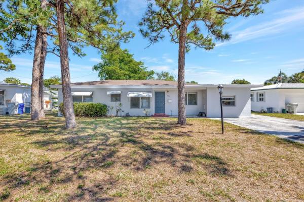 Norwood, 810 SE 1st Ave, Pompano Beach, Florida 33060, image 1
