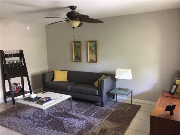 Wilton Commons, 2741 NE 8th Ave #14, Wilton Manors, Florida 33334, image 1