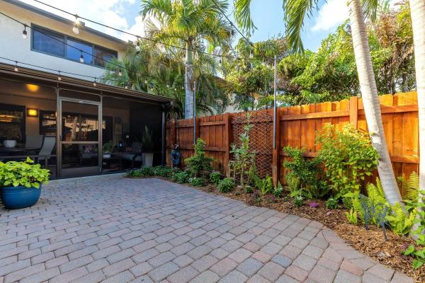 Wilton Pines Townhomes, 2134 NE 9th Ave #2134, Wilton Manors, Florida 33305, image 1