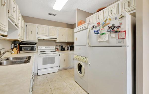 Boca Lakes, 20875 Wendall Ter, Boca Raton, Florida 33433, image 2