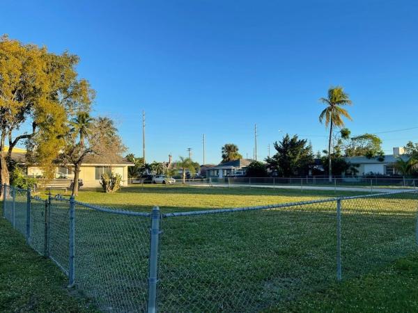 Hollywood Park, 1611 N 22nd Ave, Hollywood, Florida 33020, image 1