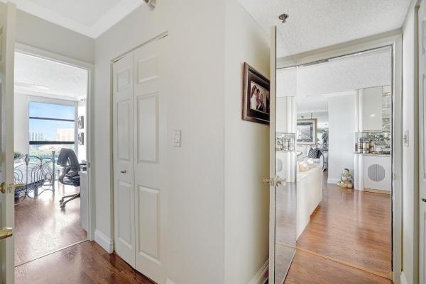 Waterview 2, 20515 E Country Club Dr #742, Aventura, Florida 33180, image 2