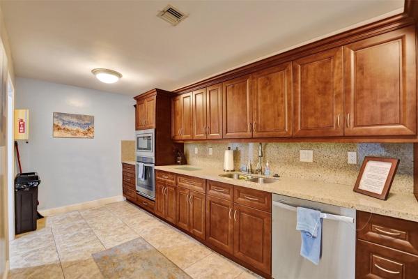 Manor Grove Village, 300 NE 19th Ct #104N, Wilton Manors, Florida 33305, image 1