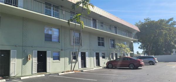 The Racquet Club, 805 W Oakland Park Blvd #E7, Wilton Manors, Florida 33311, image 1