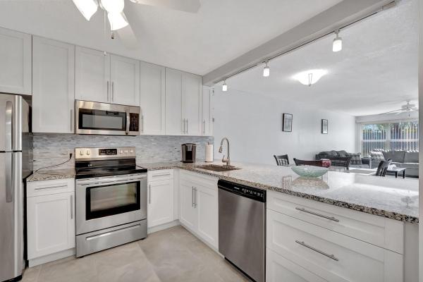 Town Villas At Moon Lake, 9110 Fairbanks Ln #5, Boca Raton, Florida 33496, image 1