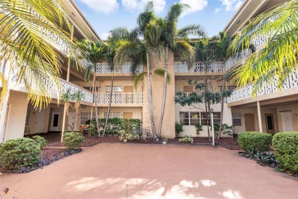 Hampton Court, 1958 Monroe St #305, Hollywood, Florida 33020, image 1
