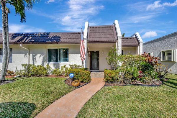 Golden Lakes Village, 113 Lake Susan Dr #113, West Palm Beach, Florida 33411, image 1