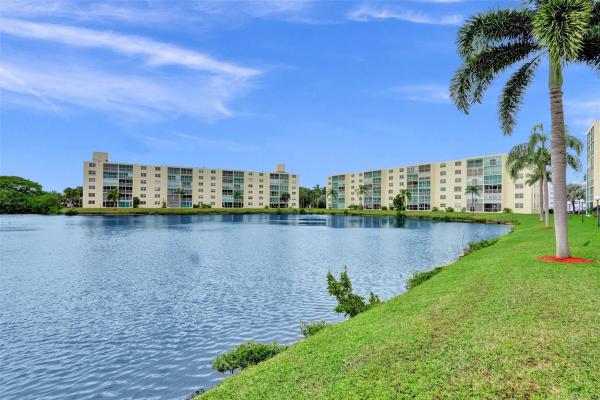 Meadowbrook Lakes View, 131 SE 3rd Ave #304, Dania Beach, Florida 33004, image 1