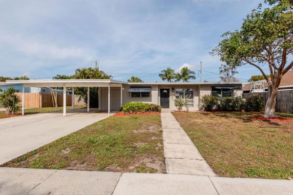 Lake Osborne Manor, 1338 Crest Dr, Lake Worth Beach, Florida 33461, image 1