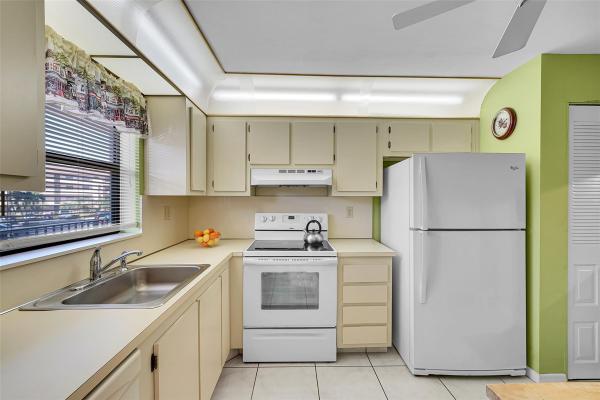 Sunrise Lakes 4, 10123 Sunrise Lakes Blvd #206, Sunrise, Florida 33322, image 1