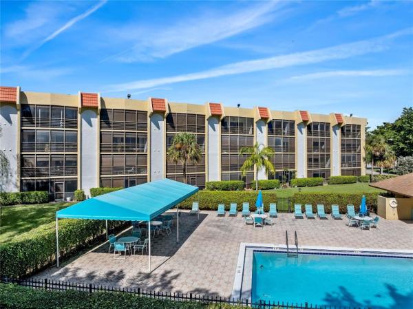 The Pines Of Boca Barwood, 23345 Carolwood Ln #307, Boca Raton, Florida 33428, image 2