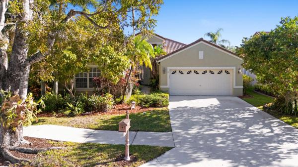 Cameron Lake, 189 Cameron Dr, Weston, Florida 33326, image 1