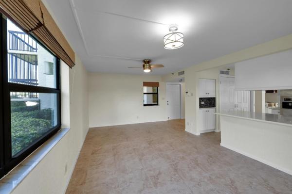 Everglades, 374 Golfview Rd #106, North Palm Beach, Florida 33408, image 1