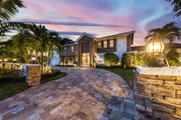 Santa Barbara Shores, 2401 SE 8th St, Pompano Beach, Florida 33062, image 1