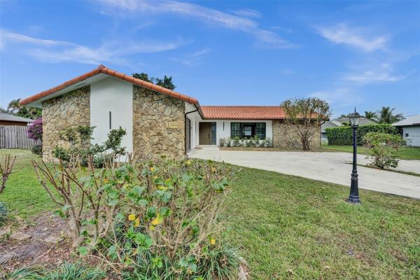 Florida Gardens, 14 W Coconut Dr, Lake Worth Beach, Florida 33467, image 1
