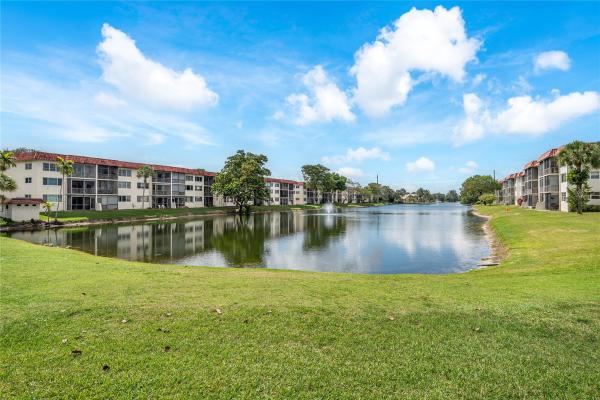 Hollybrook Golf & Tennis Club, 411 S Hollybrook Dr #203, Pembroke Pines, Florida 33025, image 1