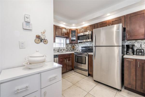 Hollybrook Golf & Tennis Club, 411 S Hollybrook Dr #203, Pembroke Pines, Florida 33025, image 1