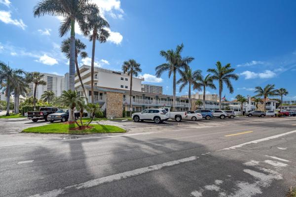 Sun Set Apartments, 1110 N Riverside Dr #20, Pompano Beach, Florida 33062, image 1